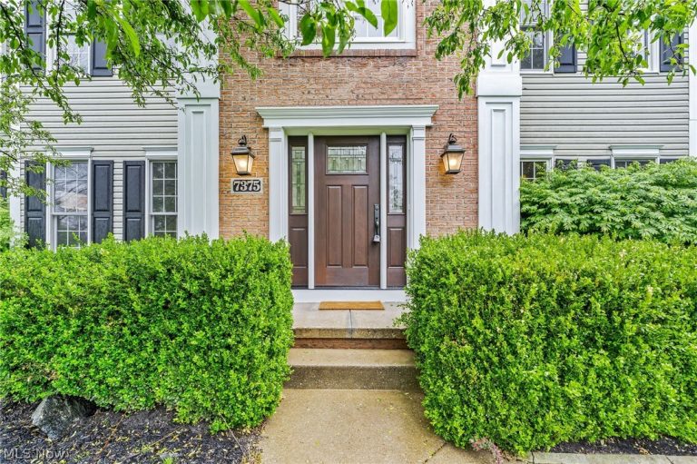 7375 Burntwood Way, Hudson, OH - Photo 2