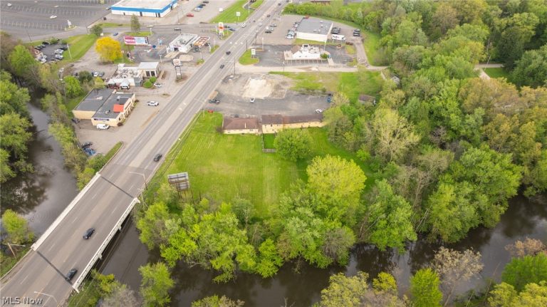 5318 Youngstown Warren Road, Niles, OH - Photo 8
