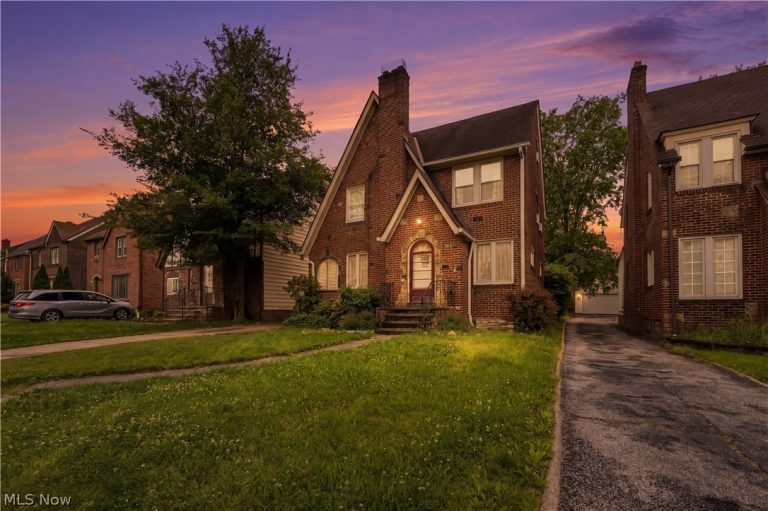 3632 Harvey Road, Cleveland Heights, OH, 44118