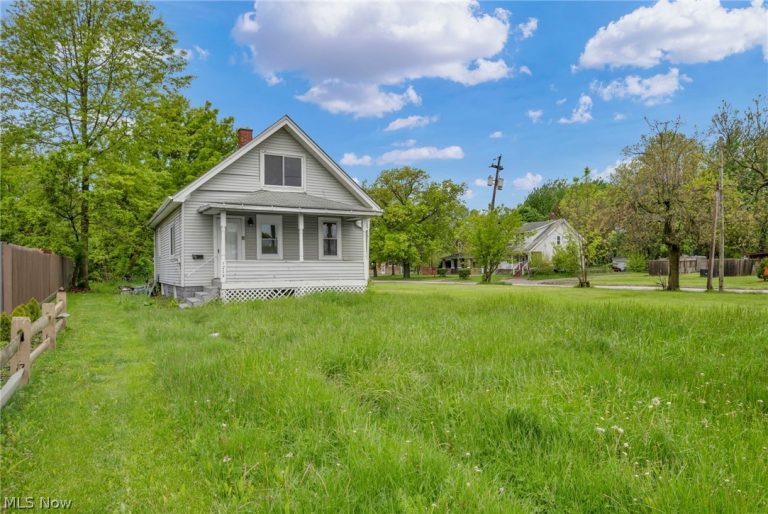 1714 Long Avenue, Lorain, OH - Photo 2