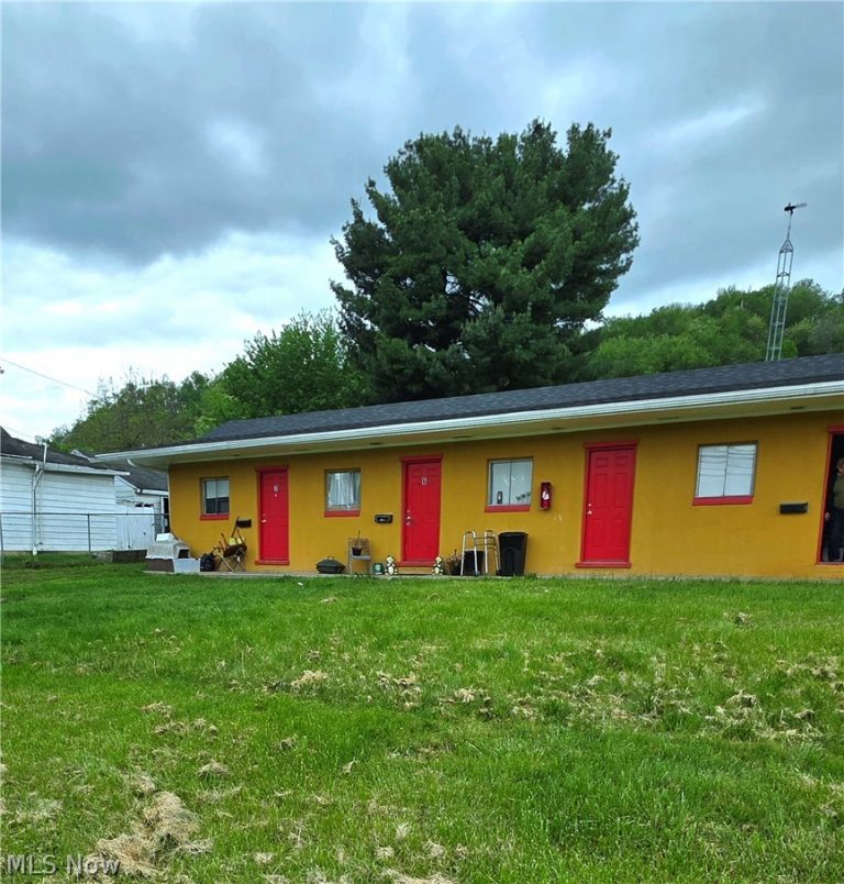 1901 Clark Avenue, Wellsville, OH - Photo 4