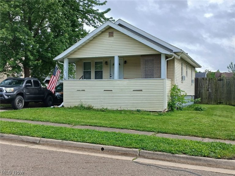 760 Silvercrest Avenue, Akron, OH - Photo 2