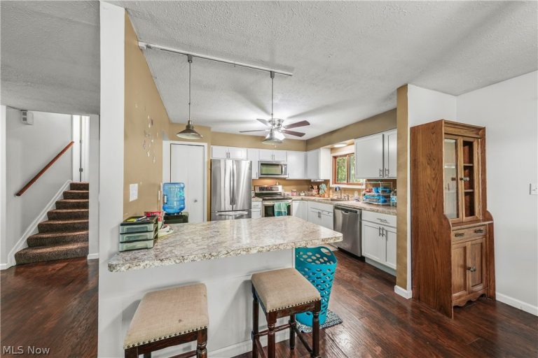 5305 Beechwood Road, Ravenna, OH - Photo 5