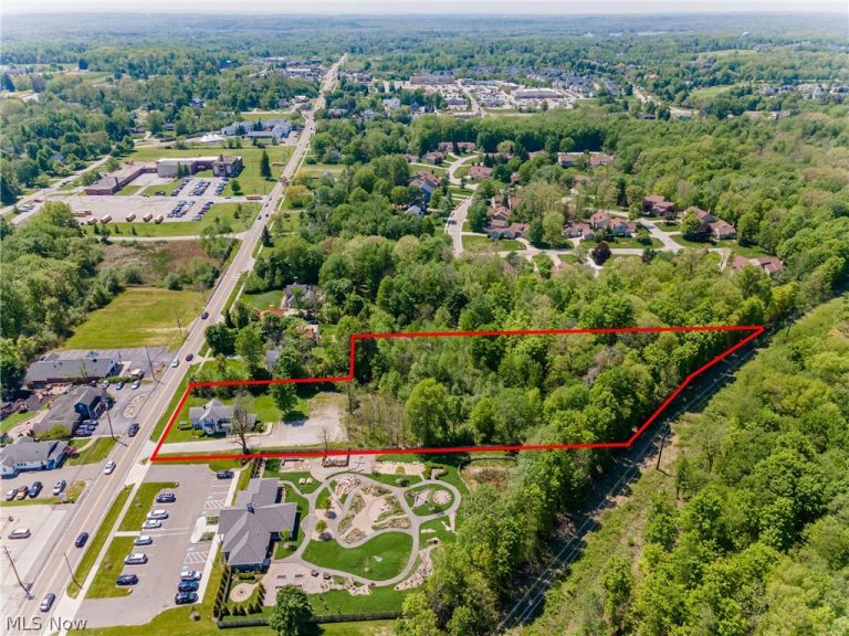 221 Garfield Road, Aurora, OH - Photo 5