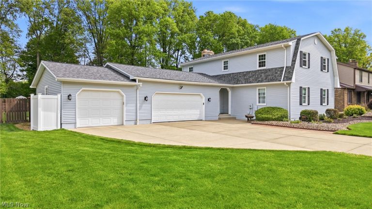 8965 Altura Drive, Warren, OH - Photo 3