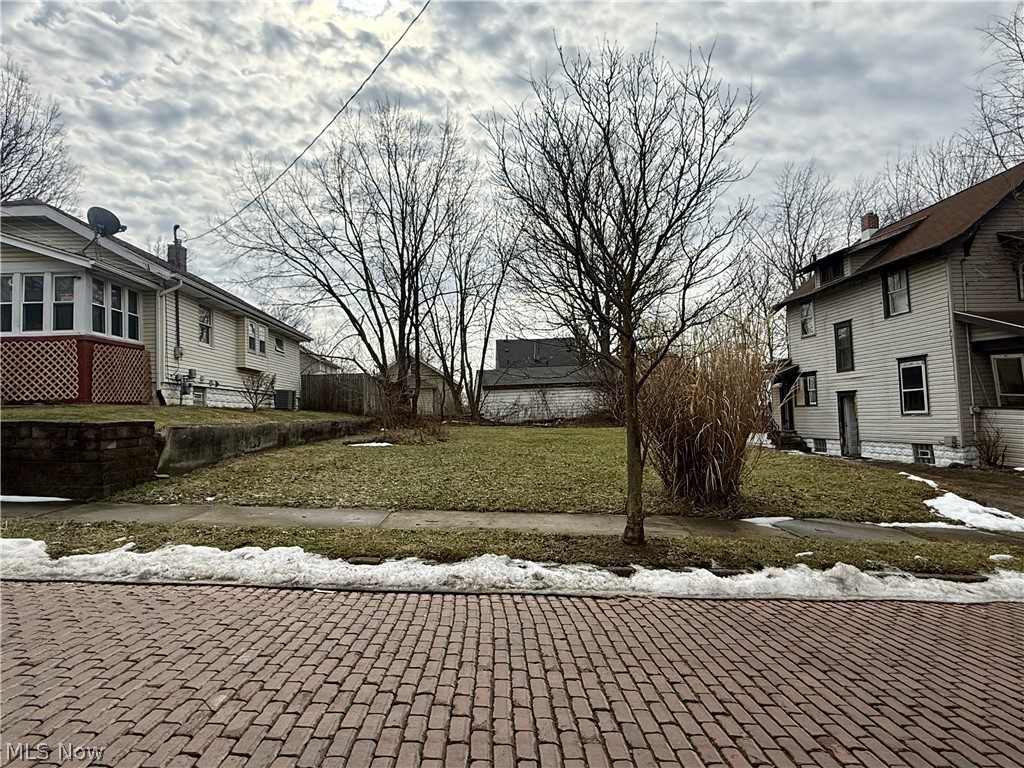 26 Brighton Drive, Akron, OH