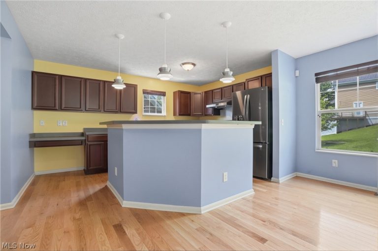 182 Elizabeth Parkway, Akron, OH - Photo 6