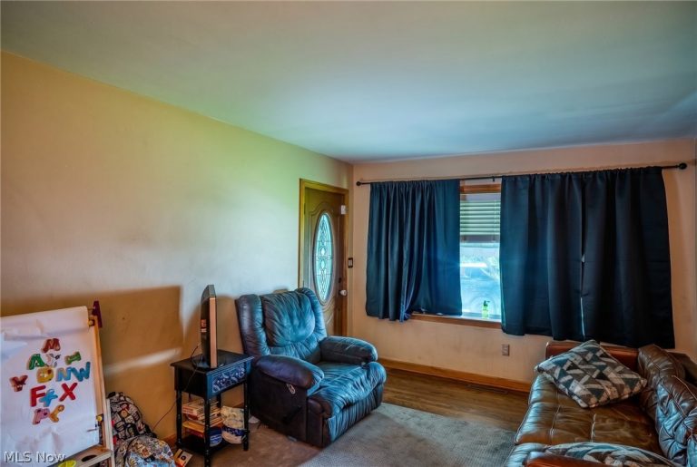 3304 4th Avenue, Vienna, WV - Photo 4