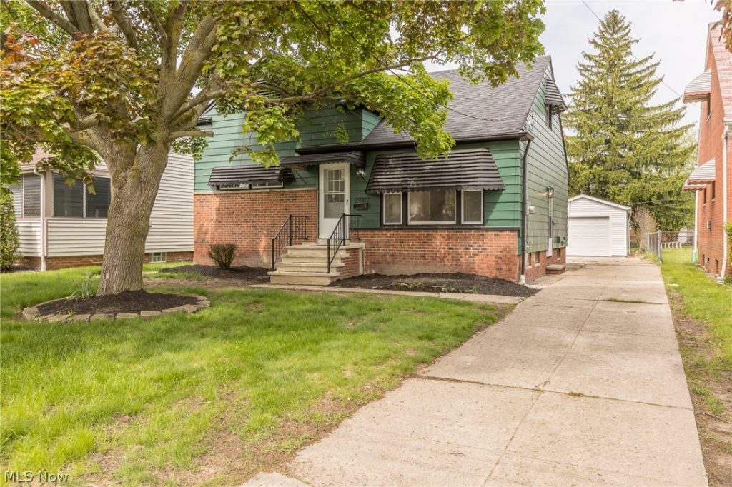 29307 Lake Shore Boulevard, Willowick, OH