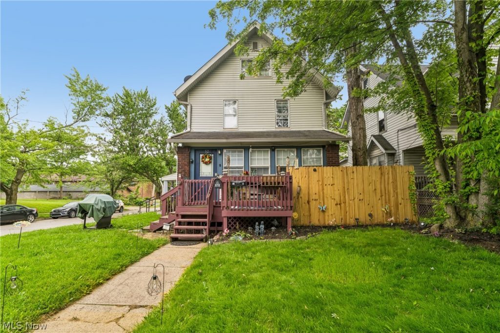 52 Brookside Avenue, Akron, OH