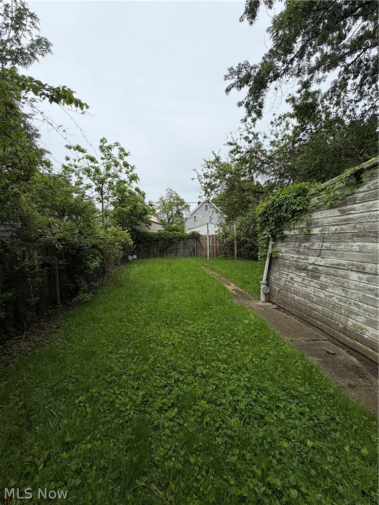 861 Whitcomb Road, Cleveland, OH - Photo 3