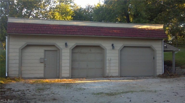 1023 Applegrove Street, North Canton, OH - Photo 4