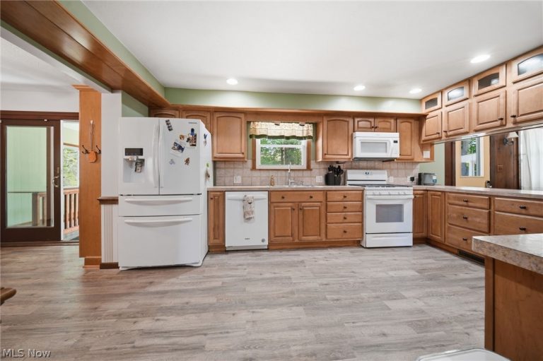 1950 Bridgeview Lane, Conneaut, OH - Photo 8