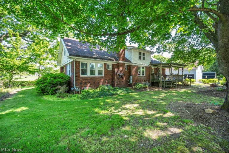 1539 Greensburg Road, Uniontown, OH - Photo 3