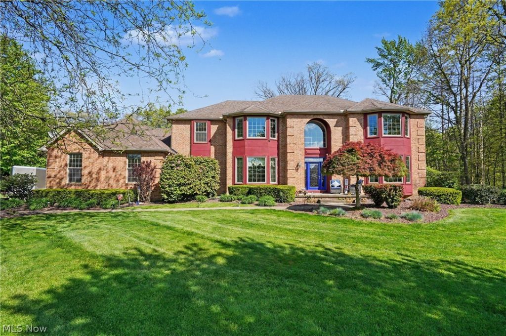 170 Oak Tree Drive, Canfield, OH