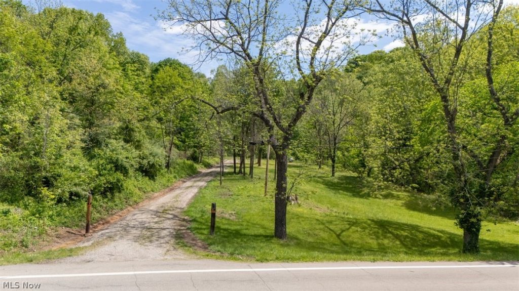 1660 State Route 144, Coolville, OH