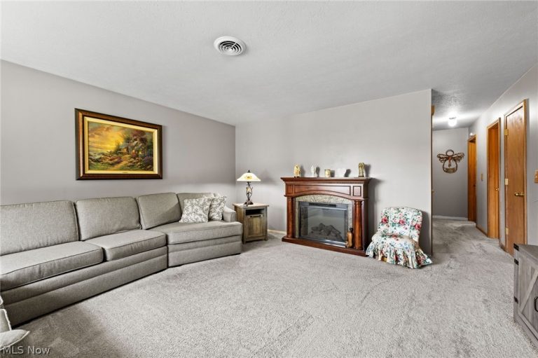 311 Parkway Drive, Eastlake, OH - Photo 5