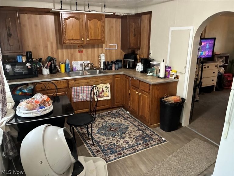 134 Harmon Avenue, Brewster, OH - Photo 4