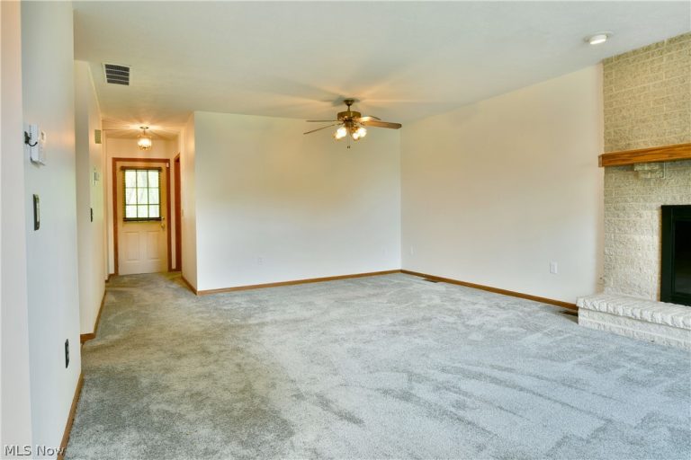 2237 Cadwallader Sonk #A, Cortland, OH - Photo 8