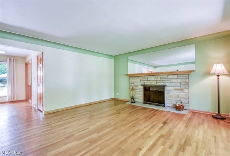 6680 Glenella Drive, Seven Hills, OH - Photo 6