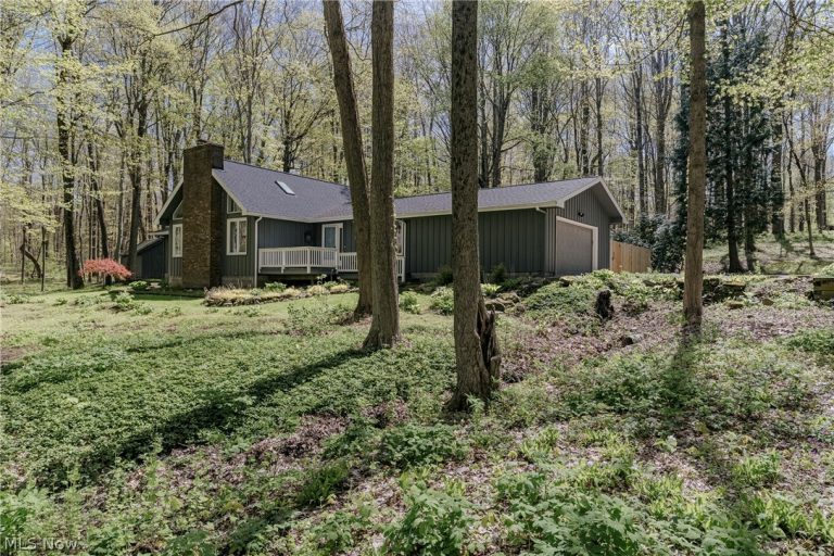17091 Wing Road, Chagrin Falls, OH, 44023
