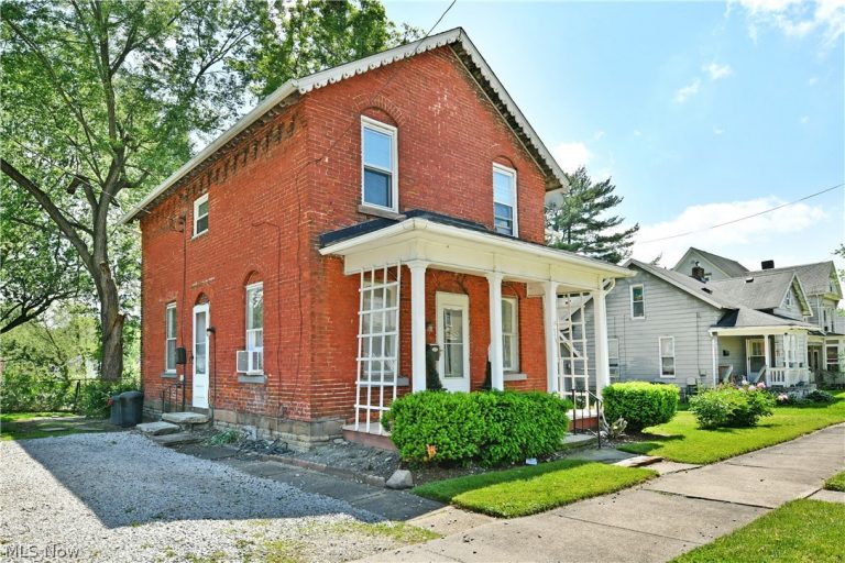 315 Park Avenue, Niles, OH - Photo 2