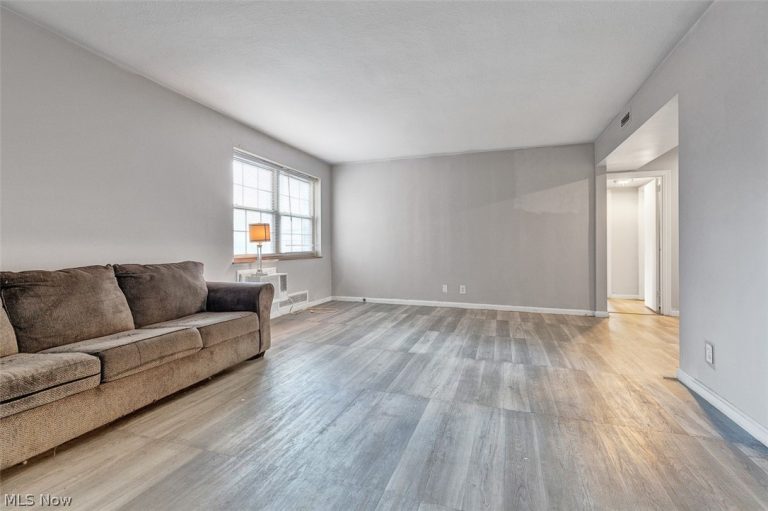 15825 Van Aken Boulevard #105W, Shaker Heights, OH - Photo 4