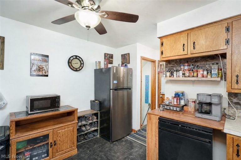 341 Lookout Avenue, Akron, OH - Photo 4