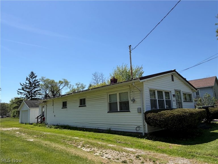 303 Main Street, Andover, OH - Photo 3
