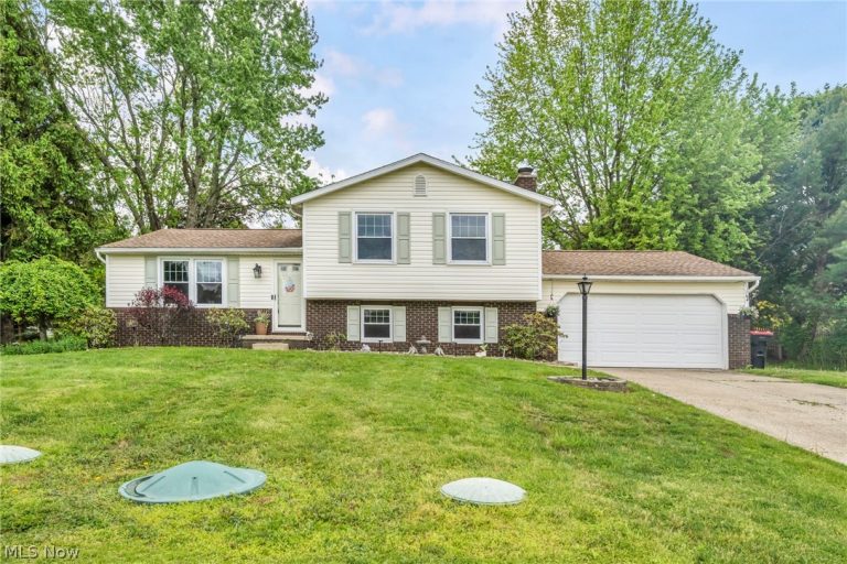 1044 Tumbleweed Street, Uniontown, OH - Photo 2
