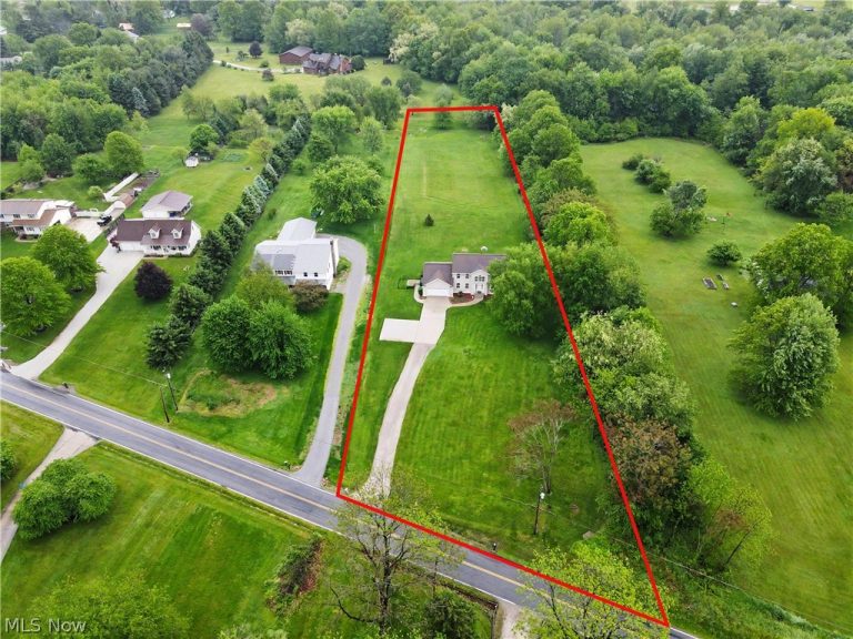 992 Martin Road, Mogadore, OH - Photo 2