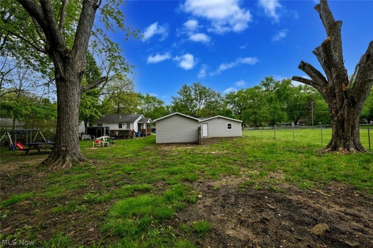 916 Abington Road, Akron, OH - Photo 6