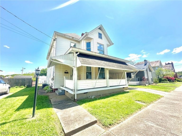 427 Columbia Avenue, Williamstown, WV - Photo 3