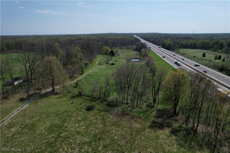 9200 Horn Road, Windham, OH - Photo 2