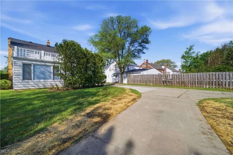 4037 Washington Boulevard, University Heights, OH - Photo 3