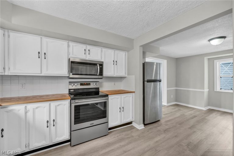 1084 Shannon Avenue, Barberton, OH - Photo 6