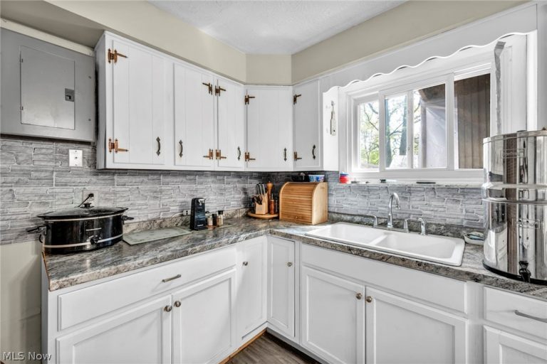 7090 Comanche Trail, Mentor, OH - Photo 8