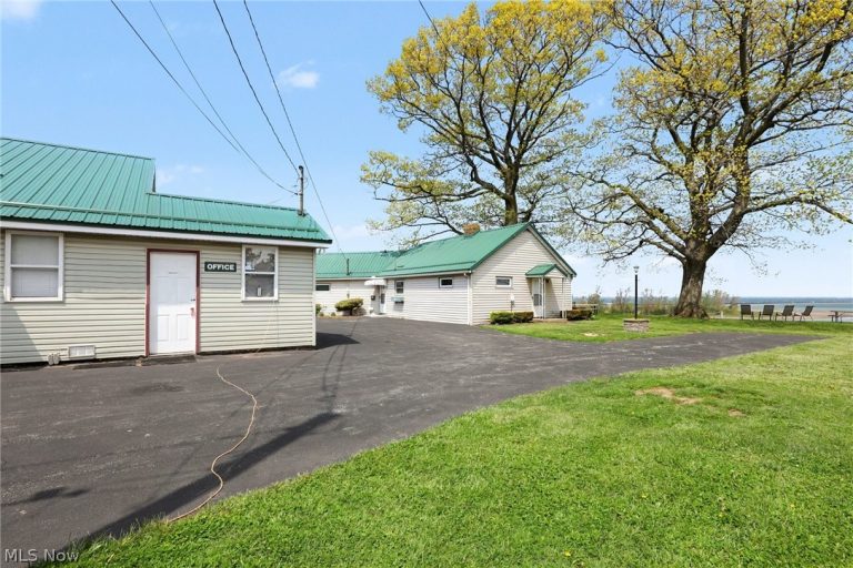 298 Park Avenue, Conneaut, OH - Photo 4