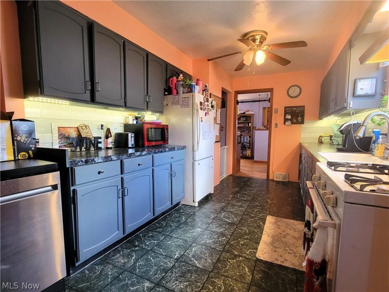 3246 Quentin Drive, Youngstown, OH - Photo 4