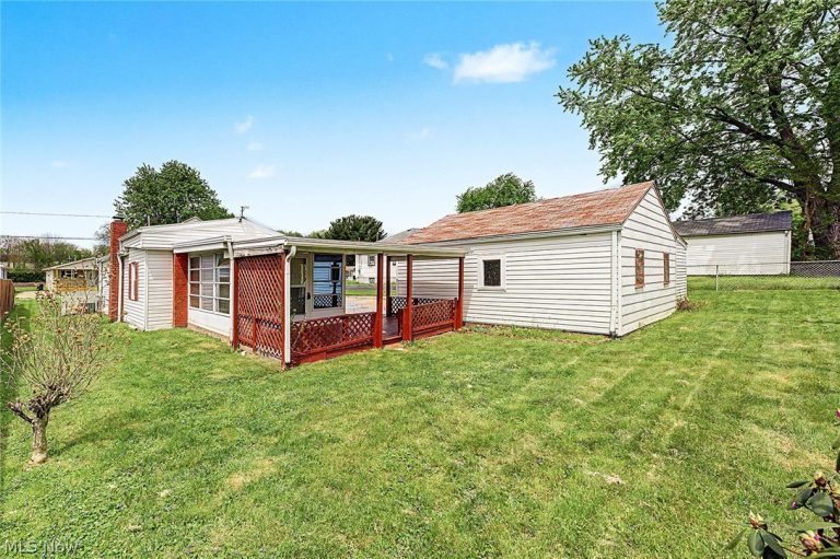 671 Stevenson Avenue, Akron, OH - Photo 2