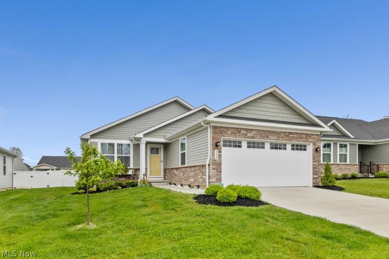 998 Sunrise Way, Akron, OH - Photo 2