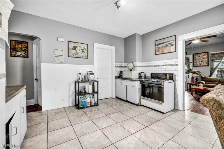 6808 Lansing Avenue, Cleveland, OH - Photo 4