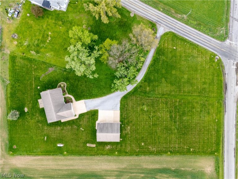 17361 Back Massillon Road, North Lawrence, OH - Photo 5
