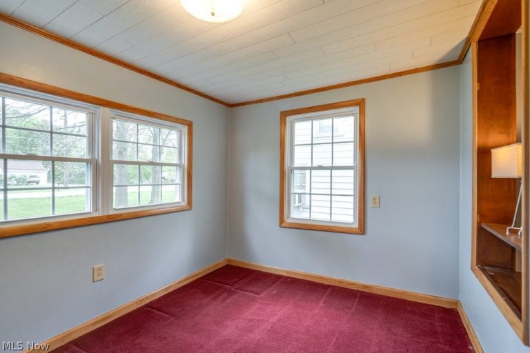 7086 MacKenzie Road, Olmsted Twp, OH - Photo 6