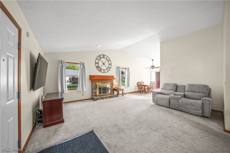 1807 Sandalwood Drive, Avon, OH - Photo 5