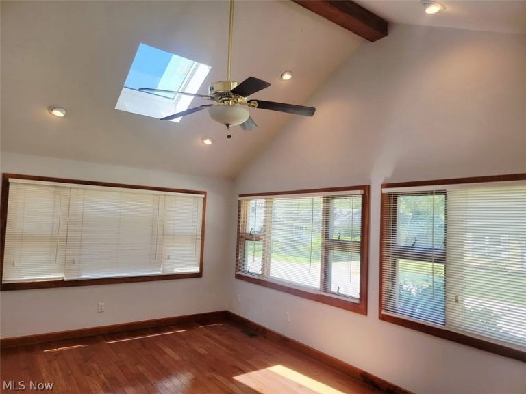 233 Point Drive, Avon Lake, OH - Photo 2