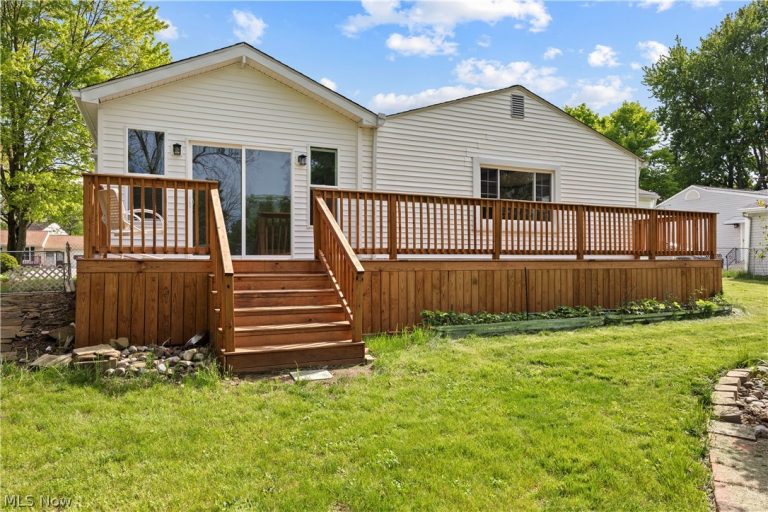 795 Tarry Lane, Amherst, OH - Photo 2