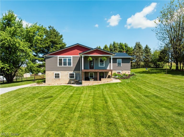 8059 Township Road 562, Holmesville, OH - Photo 2
