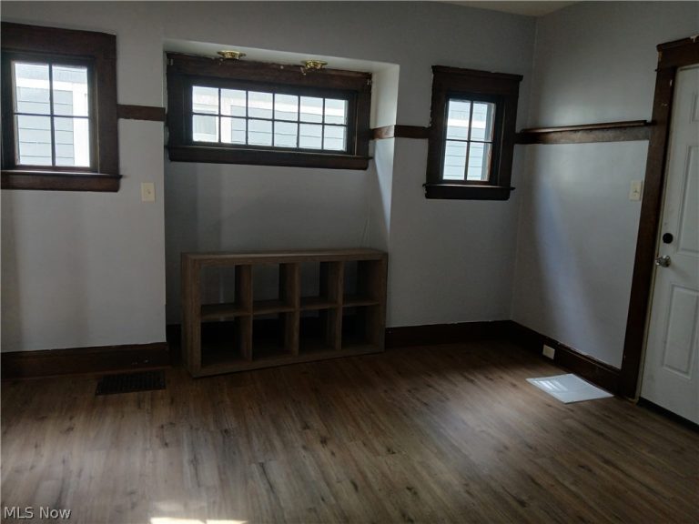 15409 Parkgrove Avenue, Cleveland, OH - Photo 6