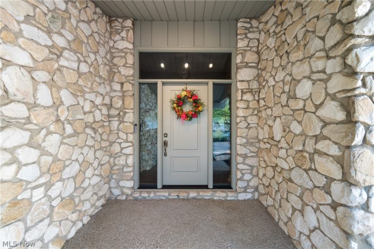 3200 Croydon Drive, Canton, OH - Photo 5